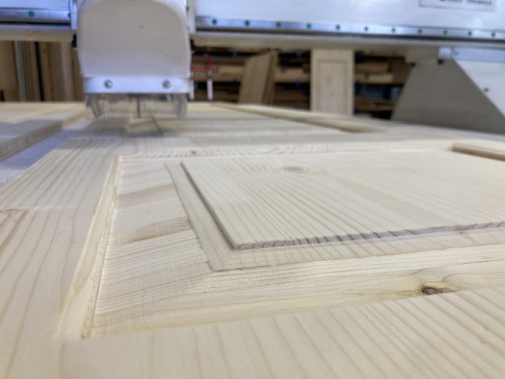 Paneeldeuren in serie, detailbeeld